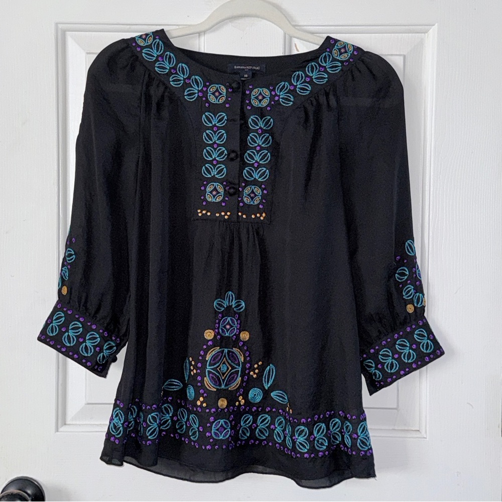 Banana Republic Black Blouse with Blue and Purple Embroidery. Sz XS.